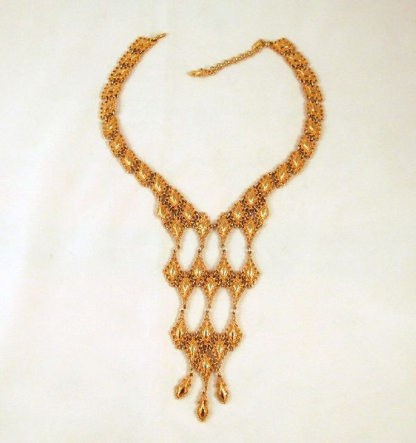 Fabulous Monet Palais Line Bib Necklace Waterfall Gold-tone 1972 Fabulous Monet Palais Line Bib Necklace Waterfall Gold-tone 1972