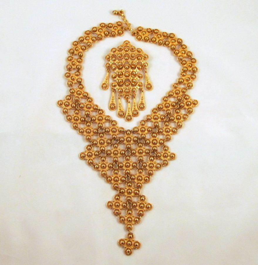 Monet Moresque Waterfall Bib Necklace Brooch Gold-tone Monet Moresque Waterfall Bib Necklace Brooch Gold-tone
