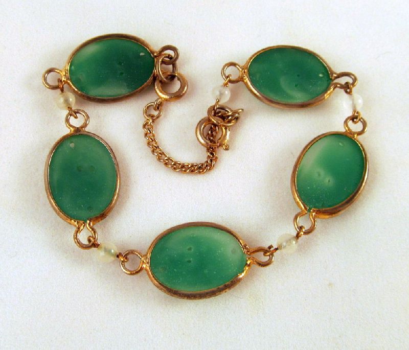 Faux Jade Molded Glass Cabochons Bracelet Gold-tone Bezel Set Faux Jade Molded Glass Cabochons Bracelet Gold-tone Bezel Set