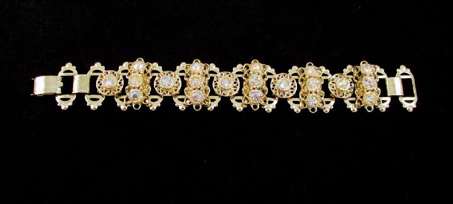 Chunky Gold-tone Book Chain Bracelet Aurora Borealis Rhinestones Chunky Gold-tone Book Chain Bracelet Aurora Borealis Rhinestones