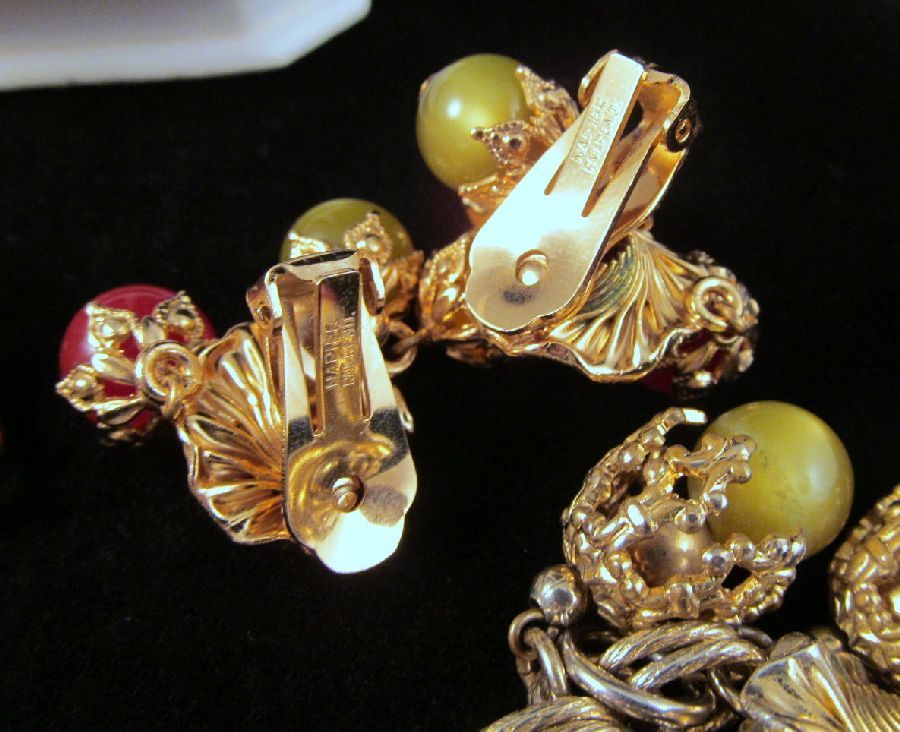 Napier Chunky Moonglow Charm Bracelet Earrings Multi-color Gold-tone Napier Chunky Moonglow Charm Bracelet Earrings Multi-color Gold-tone