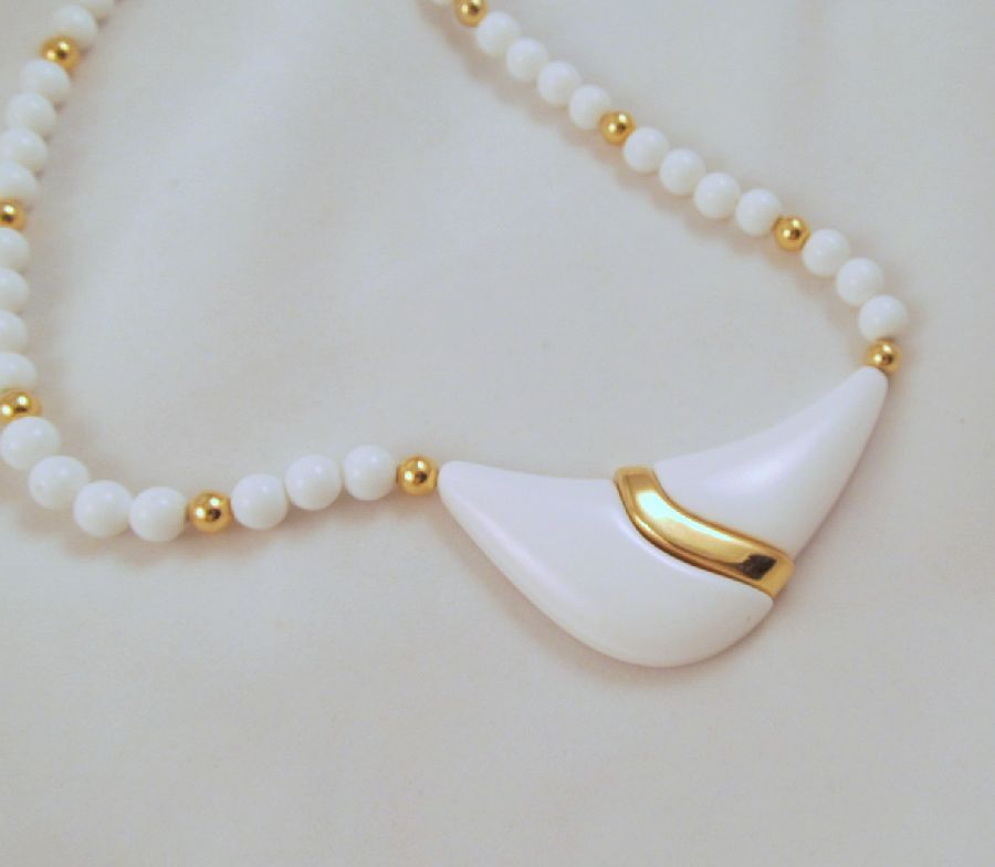 Napier White Lucite Gold Modernist Choker Necklace Napier White Lucite Gold Modernist Choker Necklace