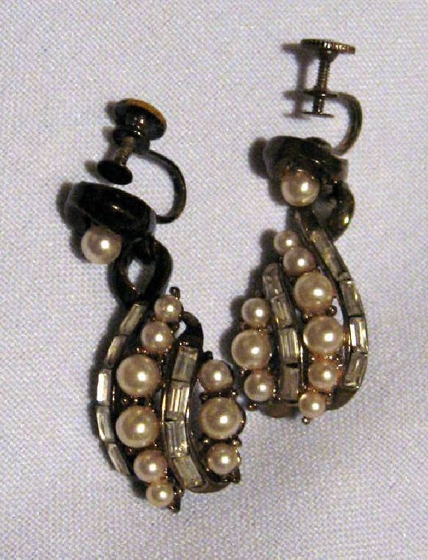 Vintage Coro Faux Pearl & Rhinestone Bracelet Earrings Vintage Coro Faux Pearl & Rhinestone Bracelet Earrings
