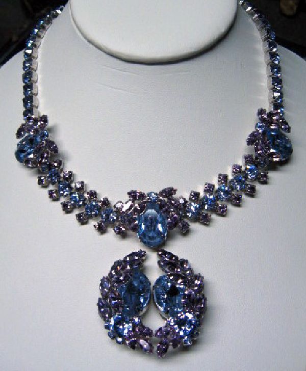 Faux Alexandrite Sherman Necklace Earrings Color Change Silver-tone Faux Alexandrite Sherman Necklace Earrings Color Change Silver-tone
