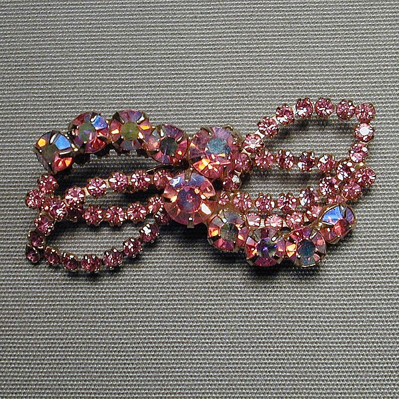 Vintage Pink Aurora Borealis Rhinestone Demi Pin & Earrings Vintage Pink Aurora Borealis Rhinestone Demi Pin & Earrings