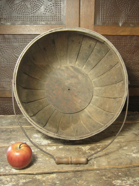 Gorgeous Antique Large Wooden Apple Basket from Maine – Wooden Bottom Gorgeous Antique Large Wooden Apple Basket from Maine – Wooden Bottom