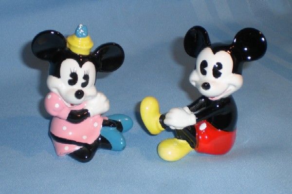 Disney Mickey and Minnie Ceramic Figurines - Taiwan Disney Mickey and Minnie Ceramic Figurines - Taiwan