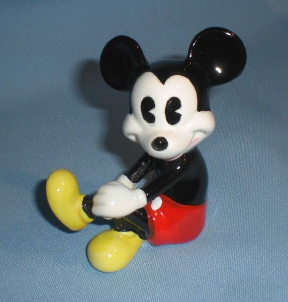 Disney Mickey and Minnie Ceramic Figurines - Taiwan Disney Mickey and Minnie Ceramic Figurines - Taiwan