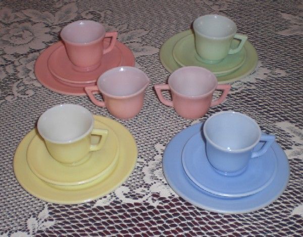 Hazel Atlas Little Hostess Child's Tea Set Hazel Atlas Little Hostess Child's Tea Set
