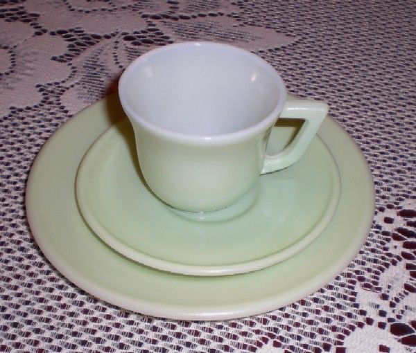 Hazel Atlas Little Hostess Child's Tea Set Hazel Atlas Little Hostess Child's Tea Set