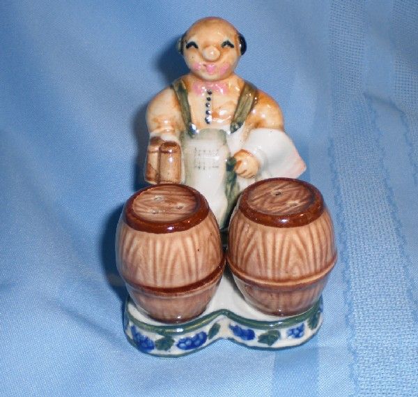 Bar Keep/Tender Salt and Pepper Shakers on Tray Bar Keep/Tender Salt and Pepper Shakers on Tray