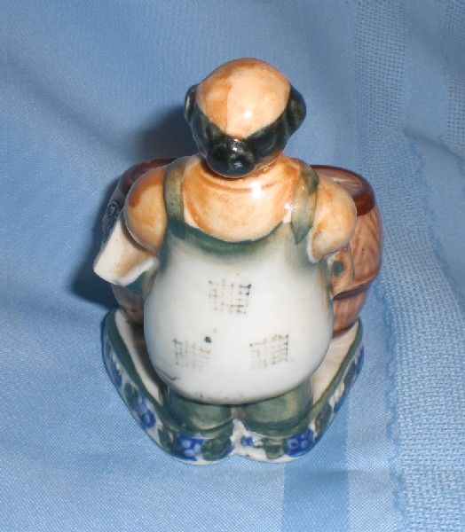 Bar Keep/Tender Salt and Pepper Shakers on Tray Bar Keep/Tender Salt and Pepper Shakers on Tray