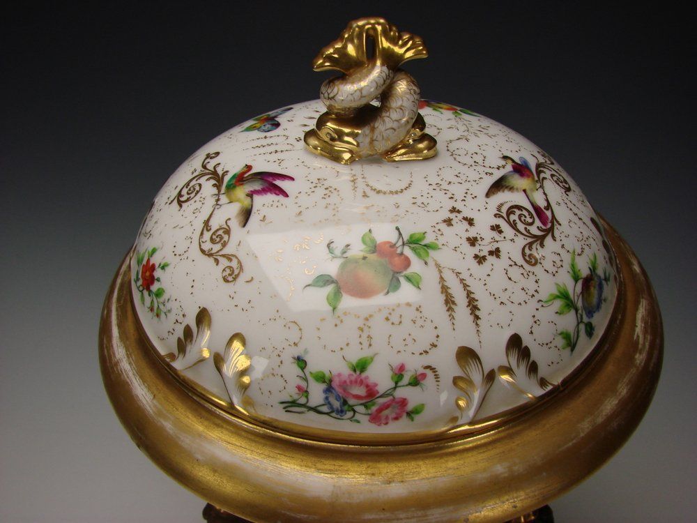 Antique Old Paris Porcelain Vase French Hand Painted Gilt Lidded Urn c1830 Item# 2012-4 Antique Old Paris Porcelain Vase French Hand Painted Gilt Lidded Urn c1830 Item# 2012-4