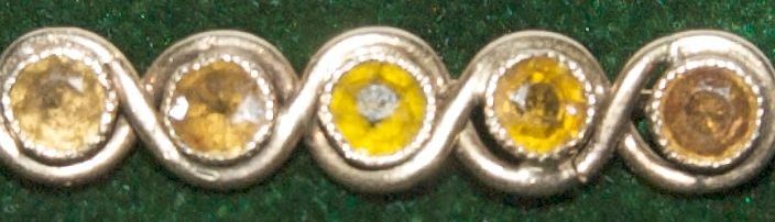 14K Gold pin with (5) Small Yellow Amber stones 14K Gold pin with (5) Small Yellow Amber stones
