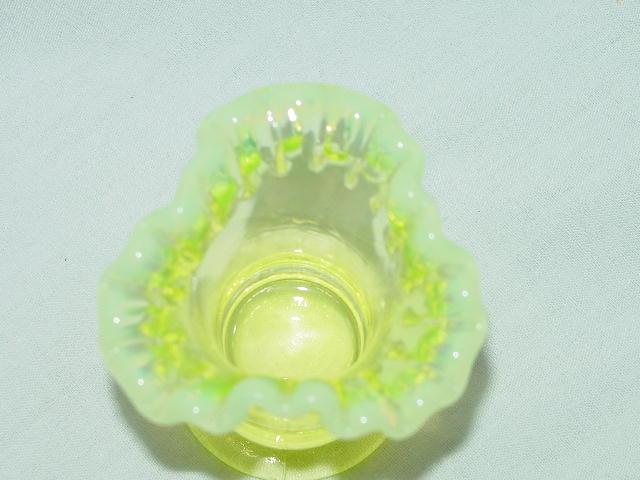 Fenton Topaz Opalescent Tri Corner Glass Mini Vase - 1940's Fenton Topaz Opalescent Tri Corner Glass Mini Vase - 1940's