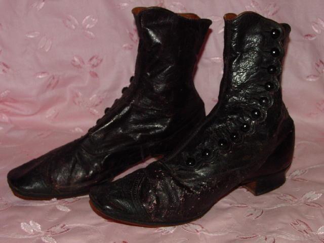 Late 1800s/Early 1900s High Top Button up Shoes Late 1800s/Early 1900s High Top Button up Shoes