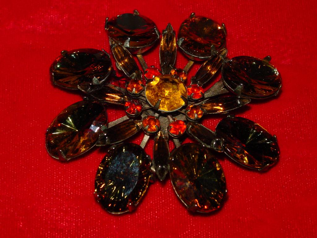Vintage Brooch with Large Multicolor Rhinestones Vintage Brooch with Large Multicolor Rhinestones