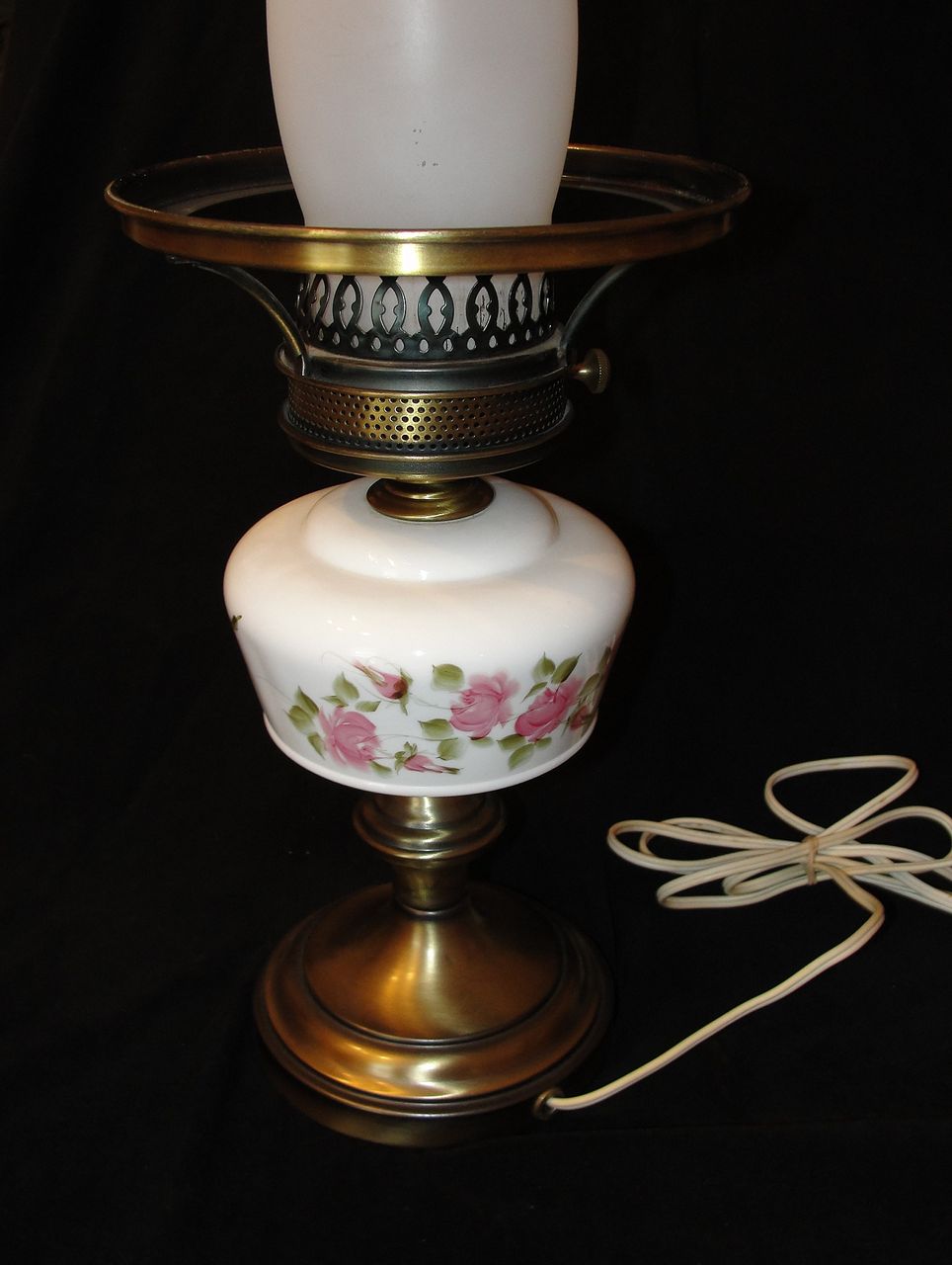 Rare Fenton Roses on Apple Blossom Crested Lamp Rare Fenton Roses on Apple Blossom Crested Lamp
