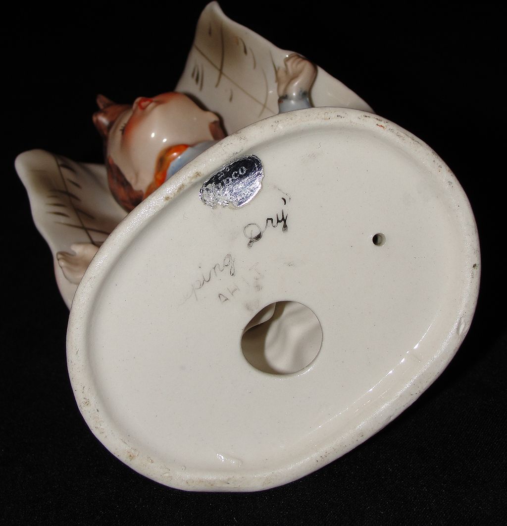 Vintage Napco Figurine Keeping Dry Vintage Napco Figurine Keeping Dry