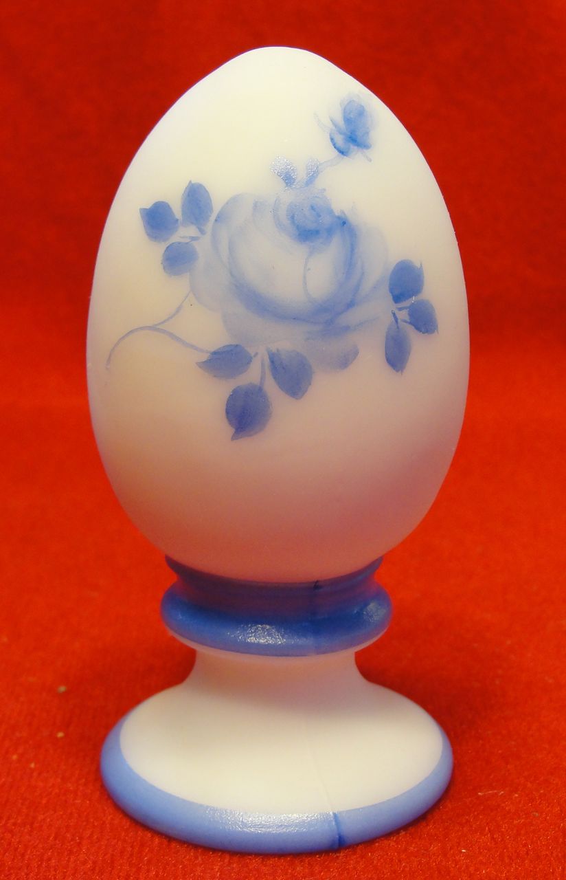 Fenton Art Glass Handpainted Egg Blue Roses by Louise Piper Fenton Art Glass Handpainted Egg Blue Roses by Louise Piper