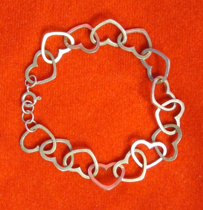 Open Heart Sterling Silver Bracelet - 7 inches in Length Open Heart Sterling Silver Bracelet - 7 inches in Length
