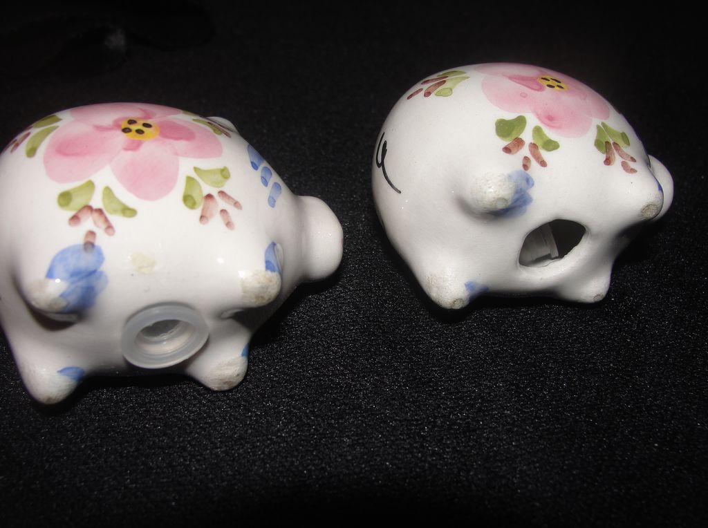 Flower Power Pig Salt and Pepper Shakers Flower Power Pig Salt and Pepper Shakers
