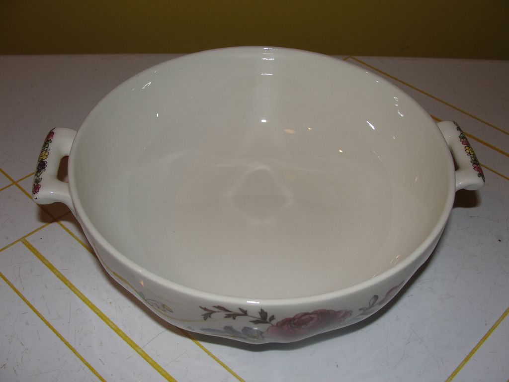 Spode "Gainsborough (Marlborough) Small Round Covered Bowl Spode "Gainsborough (Marlborough) Small Round Covered Bowl
