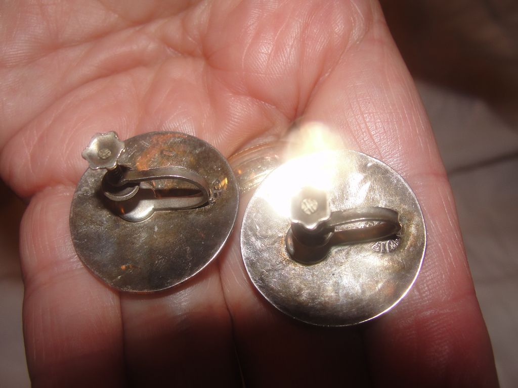 Brilliant Butterflies in Silver Screw-back Earrings - Free Shipping Brilliant Butterflies in Silver Screw-back Earrings - Free Shipping