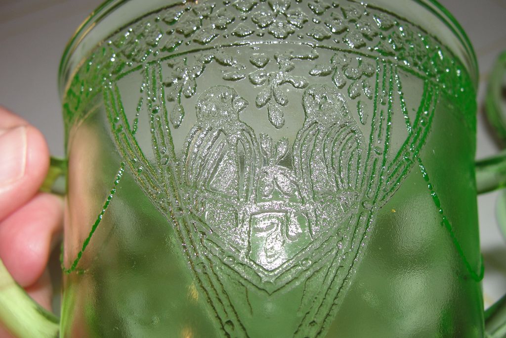 Federal Glass Green Georgian "Lovebirds" Creamer and Sugar Bowl Federal Glass Green Georgian "Lovebirds" Creamer and Sugar Bowl