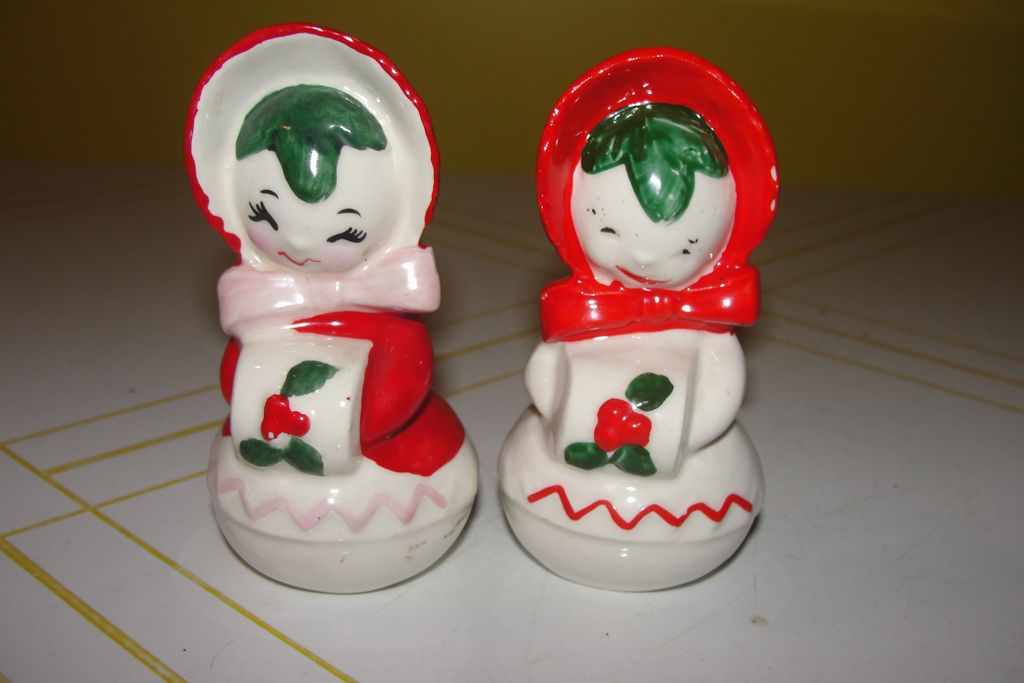 Miss Muff Snow-ladies Salt and Pepper shakers Miss Muff Snow-ladies Salt and Pepper shakers