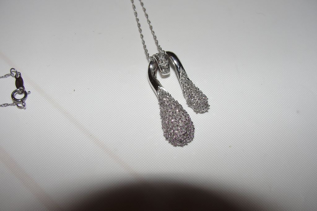 10K White Gold Diamond Pendant on Chain - Free Shipping 10K White Gold Diamond Pendant on Chain - Free Shipping