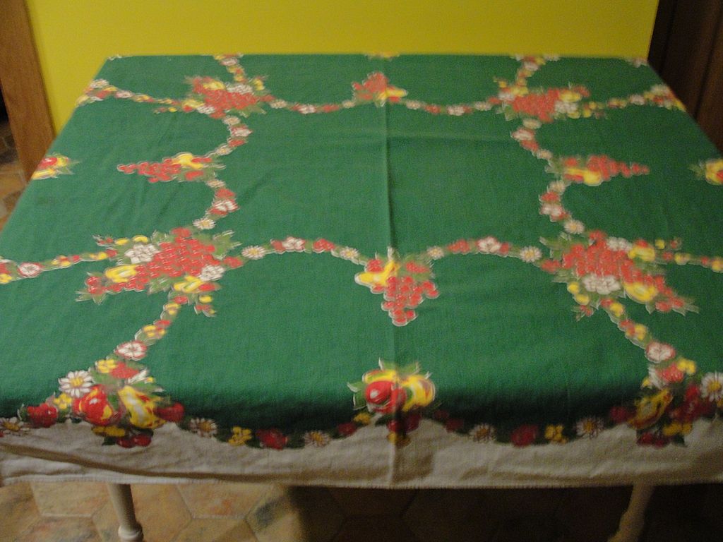 Pears and Apples Green Tablecloth Pears and Apples Green Tablecloth