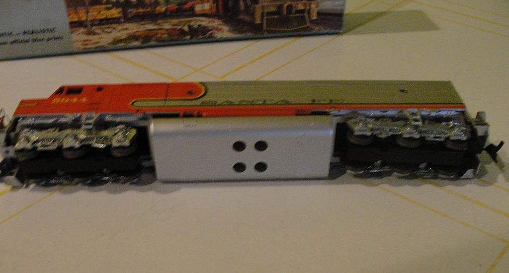 Athearn HO Santa Fe Locomotive Engine #5944 Athearn HO Santa Fe Locomotive Engine #5944