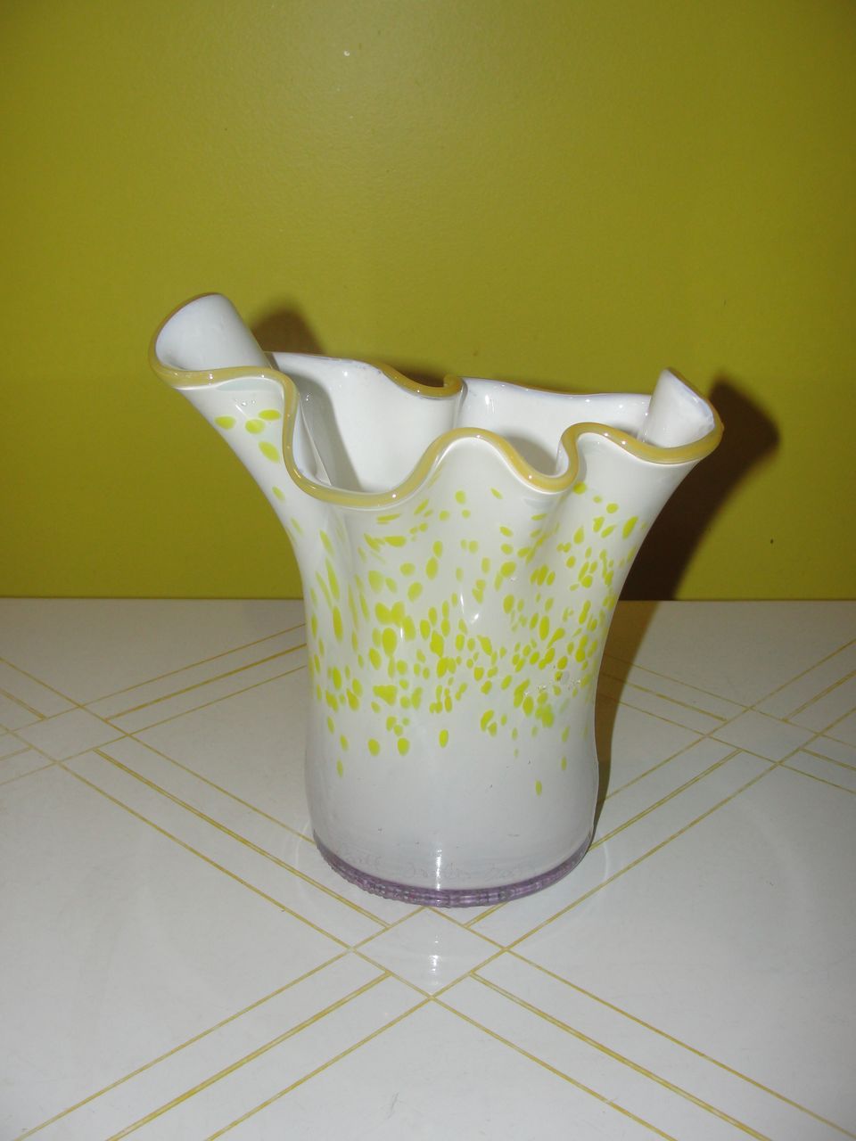 Yellow Lip White Art glass vase Yellow Lip White Art glass vase