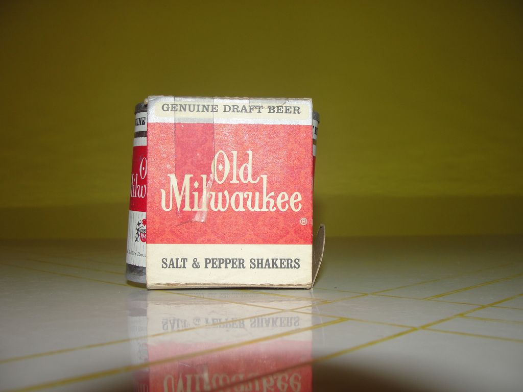 Old Milwaukee Beer Can Salt and Pepper Shakers b34 from