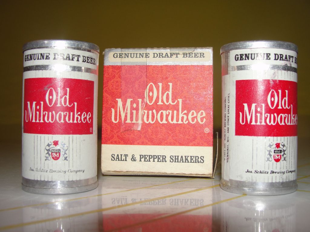 Old Milwaukee Beer Can Salt and Pepper Shakers b34 from