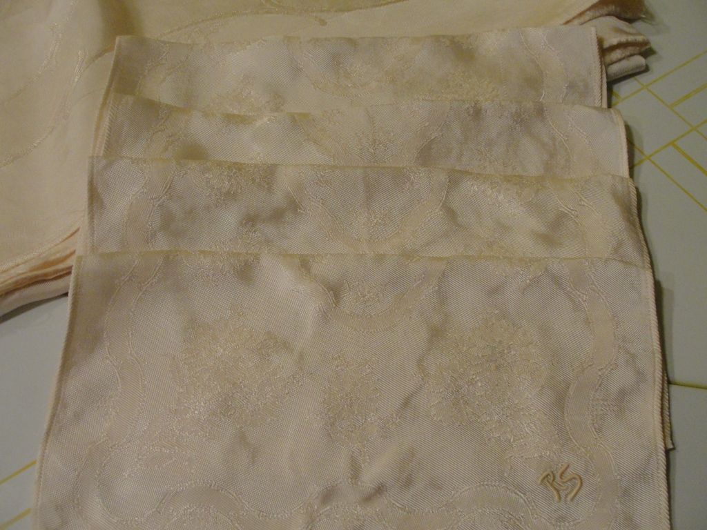 Monogrammed RS Pink Tablecloth with Napkins Monogrammed RS Pink Tablecloth with Napkins