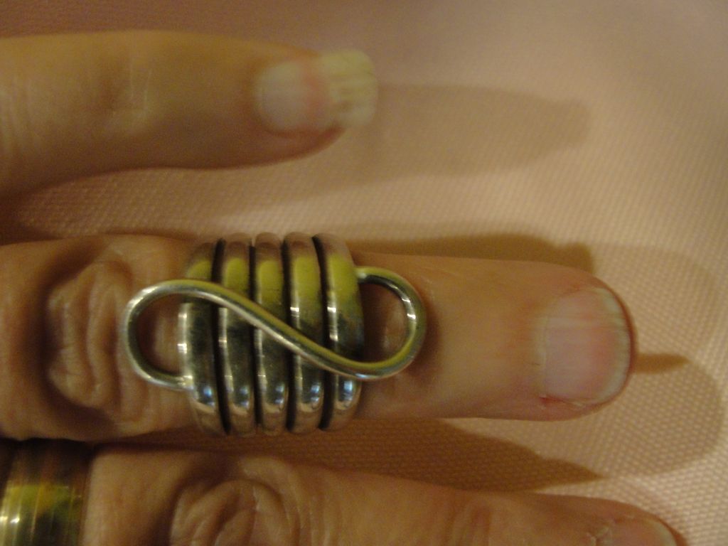 ''S'' Silver band Ring - Free shipping ''S'' Silver band Ring - Free shipping