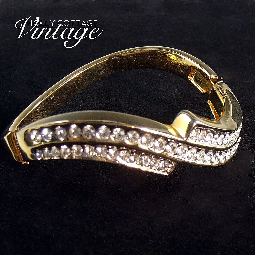 Vintage rhinestone bangle bracelet Vintage rhinestone bangle bracelet