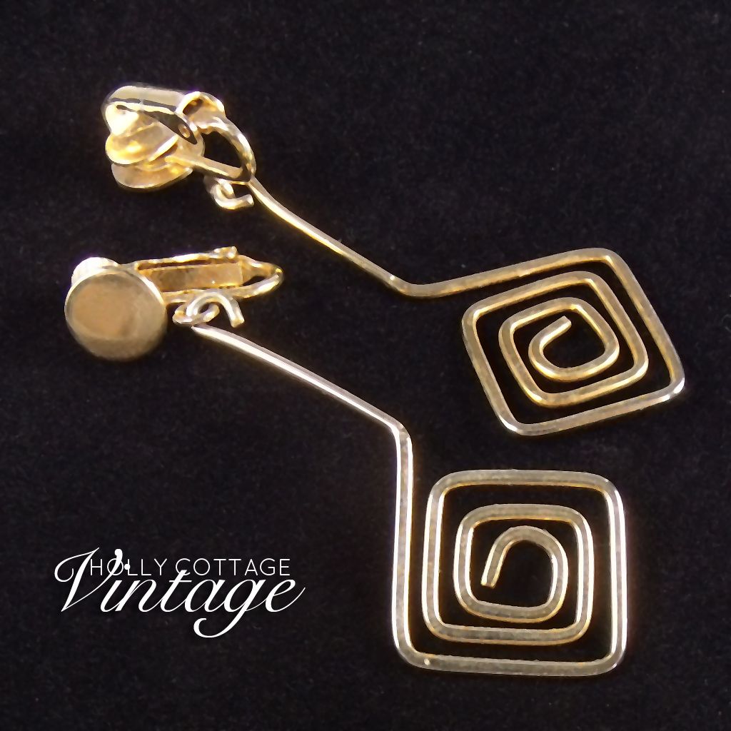 Vintage maze dangle earrings Vintage maze dangle earrings