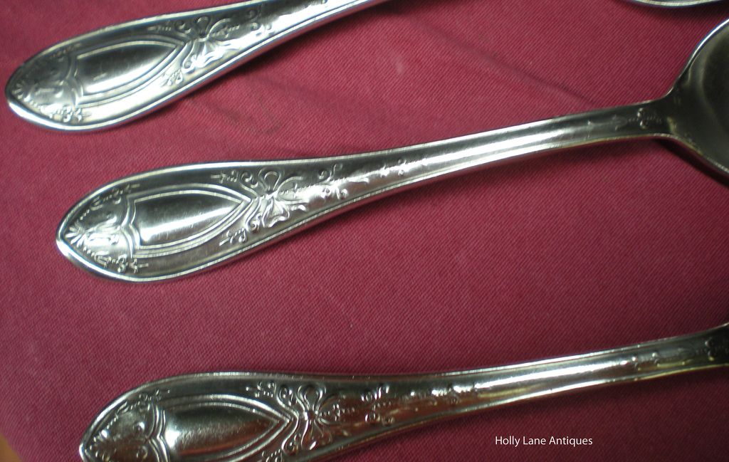 Set Of 6 Antique Teaspoons Queen Helena Pattern Flowers & Ribbon Bow Set Of 6 Antique Teaspoons Queen Helena Pattern Flowers & Ribbon Bow