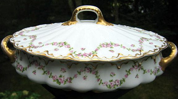Antique Haviland Limoges Covered Tureen Schleiger 1114 Antique Haviland Limoges Covered Tureen Schleiger 1114