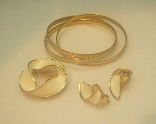Kramer Cream Enamel & Gold Tone Demi-Parure Bracelet, Brooch, Earrings Kramer Cream Enamel & Gold Tone Demi-Parure Bracelet, Brooch, Earrings