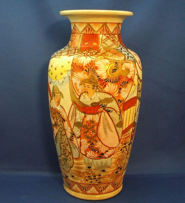 Satsuma Vase Hand Painted Elaborate Scene 10 1/2" Satsuma Vase Hand Painted Elaborate Scene 10 1/2"