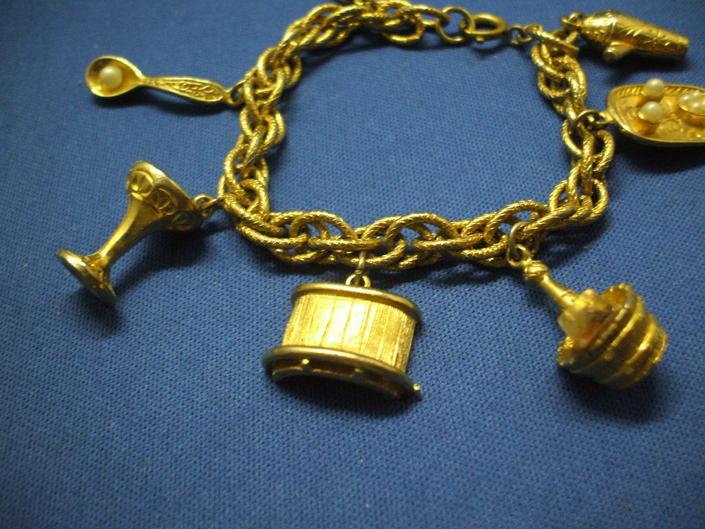 Cocktail Happy Hour Charm Bracelet Gold Tone Cocktail Happy Hour Charm Bracelet Gold Tone