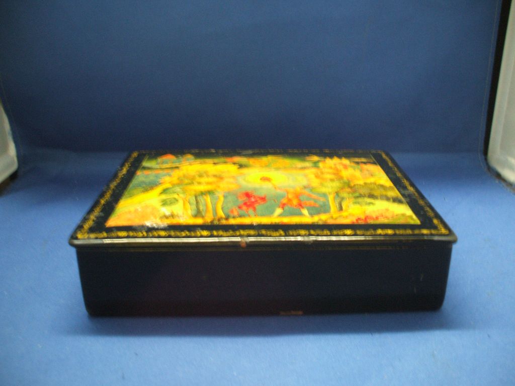 Russian Lacquerware Box USSR Palekh 7" x 5 5/8." Russian Lacquerware Box USSR Palekh 7" x 5 5/8."