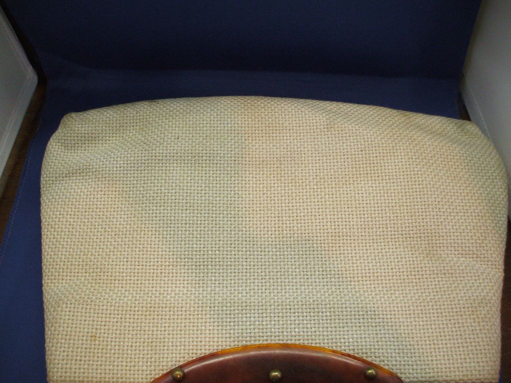 Cream Narrow Fine Woven Straw Purse Marbled Lucite Handles Cream Narrow Fine Woven Straw Purse Marbled Lucite Handles
