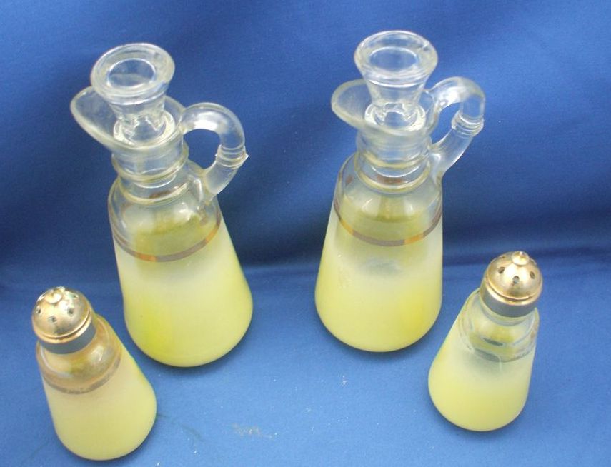 Anchor Hocking Yellow Flashed Gold Trim Cruets & Shakers Anchor Hocking Yellow Flashed Gold Trim Cruets & Shakers