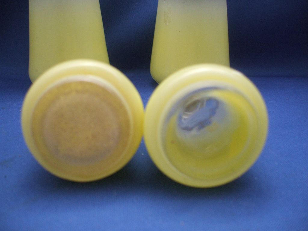 Anchor Hocking Yellow Flashed Gold Trim Cruets & Shakers Anchor Hocking Yellow Flashed Gold Trim Cruets & Shakers