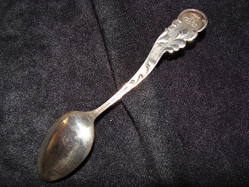 1885 - 1900: Lake George Sterling Souvenir Spoon 1885 - 1900: Lake George Sterling Souvenir Spoon